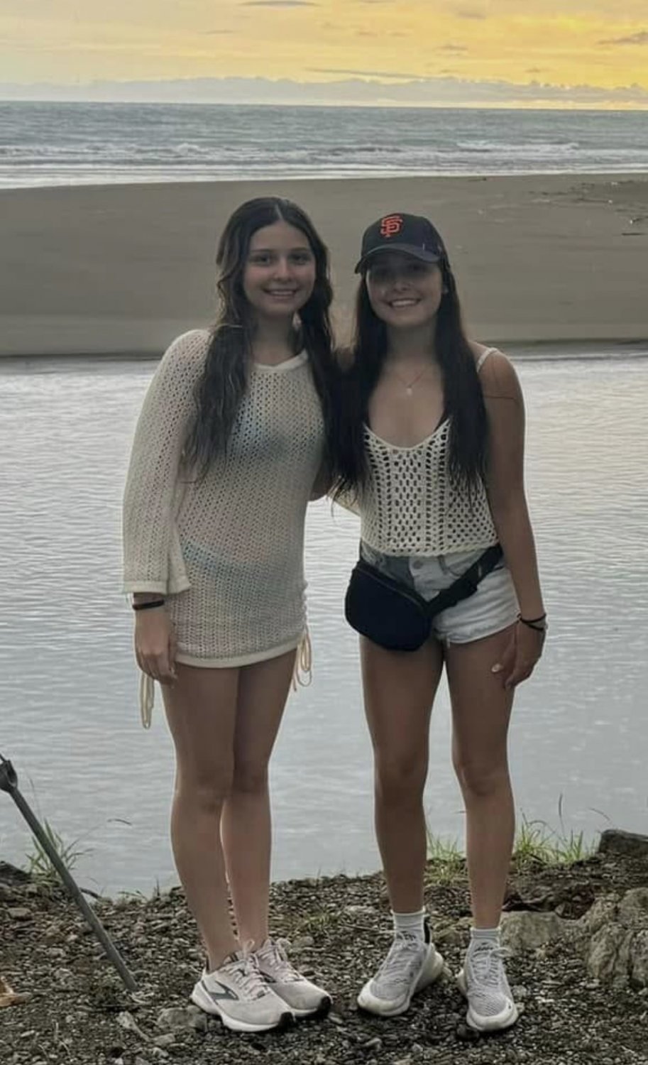 Latina twins Bianca and Francesca #ADendxlD
