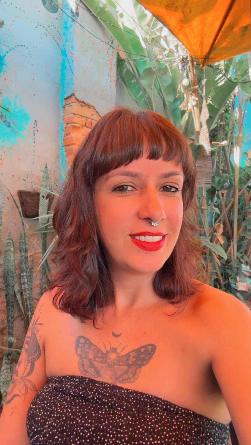 Cara de frango da Sadia do crl, mas gostosa. É DENTRO!!! #lWmrW5tf