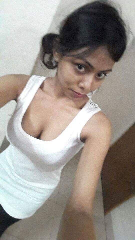 Dhakka Girl #Ex1cH3Ym